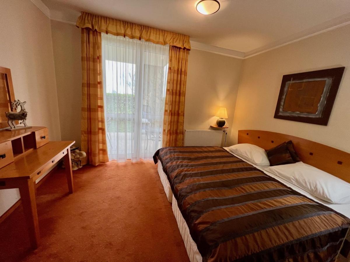 Luxus Golf Apartment Bük Esterno foto