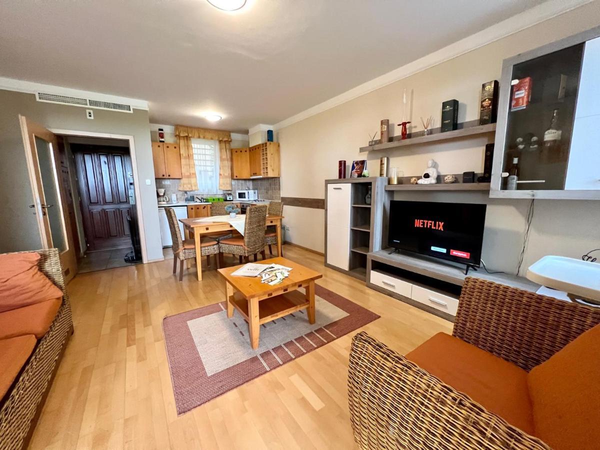 Luxus Golf Apartment Bük Esterno foto