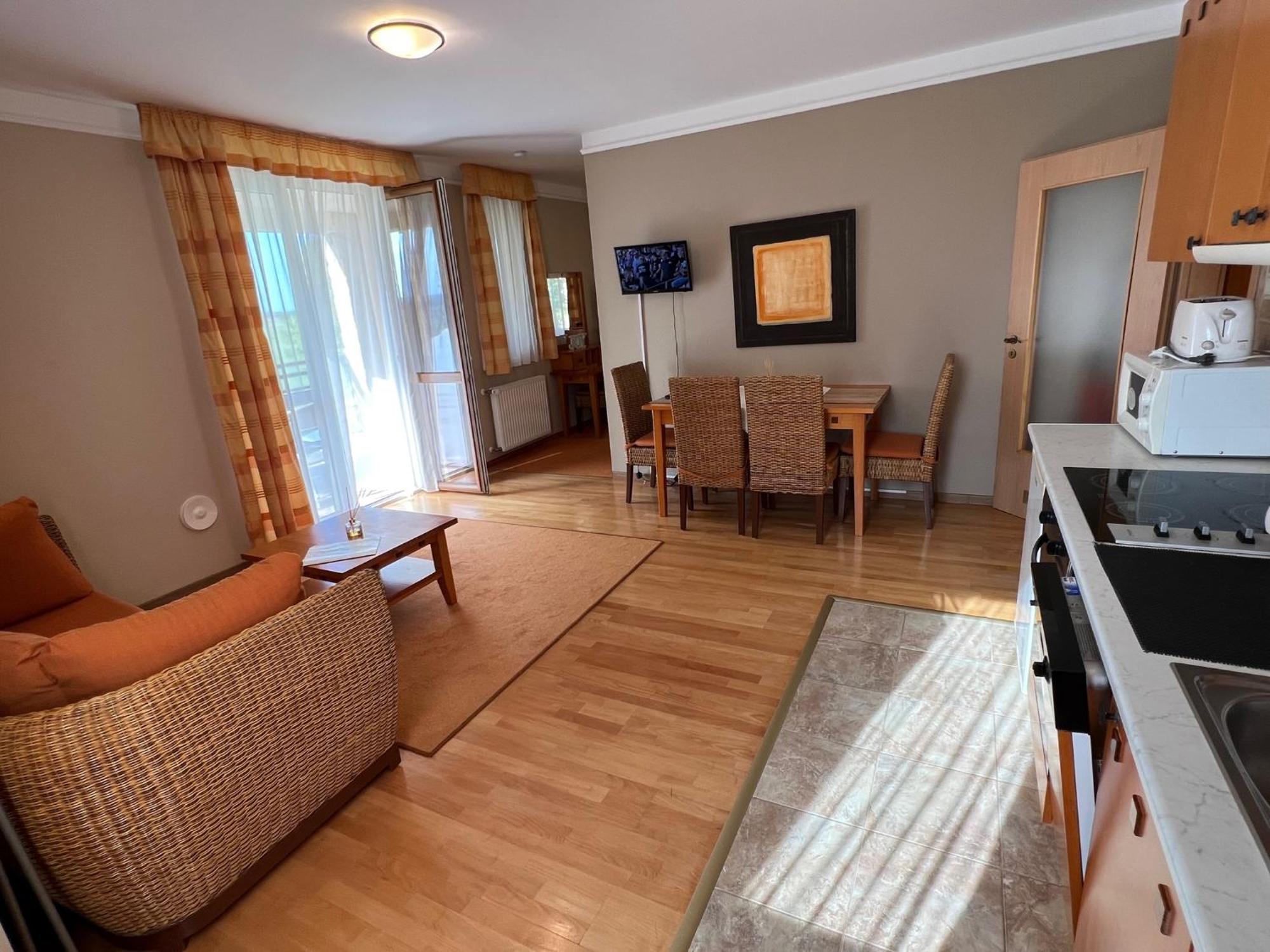 Luxus Golf Apartment Bük Esterno foto